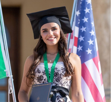 Scopri i vantaggi di prendere un secondo diploma. Mater Academy ti spiega perchè dovresti ottenere un doppio diploma americano. 3 Perchè Prendere un Secondo Diploma? 3