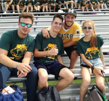 Scopri i vantaggi di prendere un secondo diploma. Mater Academy ti spiega perchè dovresti ottenere un doppio diploma americano. 1 Perchè Prendere un Secondo Diploma? 1